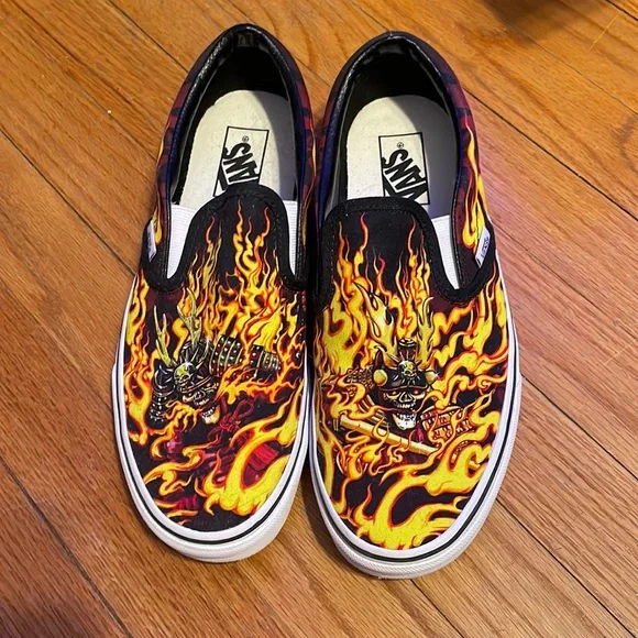 靴 Vans authemntic flame Vans Unisex Logo Flame Authentic Shoes - Black / Fire